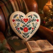 Christmas Heart-Shaped Throw Pillow, Floral Wreath Cushion With Red Holly Berries, Suitable For Sofa, Bedroom, Holiday Home Decor - Multicolor - View 1