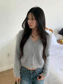 Cardigan Sweater Rajut Kabel Berbulu dengan Kancing Depan, Leher V, Lengan Panjang, Potongan Longgar Pendek, Abu-abu Lembut, Atasan Kasual untuk Musim Gugur untuk Wanita - Grey - View 4