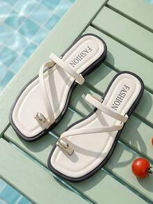 New Toe-Capped Flat Sandals Summer Women's Sandals Fashionable Matching Gold Buckle Black & White Patchwork Vacation Style Versatile Comfortable - Black and White - View 4