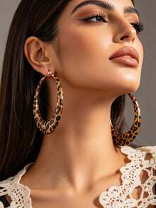 1 Pair Exaggerated Sexy Leopard Print Large Hoop Earrings, Geometric Metal Round Earrings, Fashion Jewelry For Women, Suitable For Daily Wear And Party Styling - Multicolor - View 6