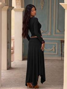 Sexy Low Cut V-Neck Top And Cropped Skirt Set - Black - View 5
