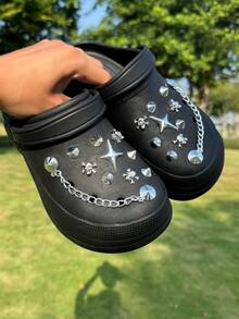 20 buah Hiasan Sepatu Bentuk Tengkorak Gaya Punk dengan Paku Keling Logam Imitasi, Dekorasi Sepatu DIY yang Dapat Dilepas, Aksesoris Paku Keling ABS, Cocok untuk Bakiak Kayu, Sandal Wanita, Selop, Sepatu Pantai, Hadiah Liburan - Perak - View 3