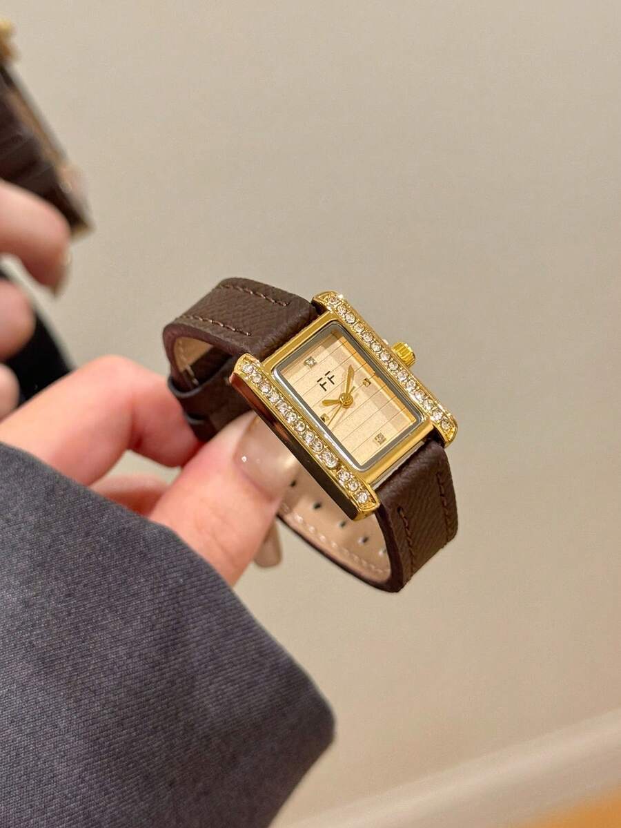 Jam Tangan Quartz Fashion Coffee, Dial Emas Persegi Panjang, Bezel Bertabur Berlian, Cocok untuk Pemakaian Sehari-hari dan Acara Khusus - Coffee Brown - View 1