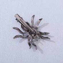 1pc Gothic Dark Style Rhinestone Spider Hair Clip, Shiny Rhinestone Alloy Alligator Hair Clip, Halloween Party Personalized Side Clip Hair Accessory, Halloween Exaggerated 3D Spider Hair Clip, Punk Style Black & White Rhinestone Alligator Hair Clip, Cool Girl Side Clip Hair Accessory - Black - View 6