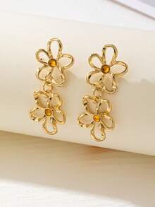1 Pair Vintage Niche Design Sweet Elegant Versatile Hollow Flower Pendant Earrings - Gold - View 3