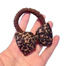 Dây buộc tóc scrunchie nơ họa tiết da báo ngọt ngào, thiết kế co giãn cao, không gây hư tổn tóc, phù hợp buộc tóc đuôi ngựa hàng ngày, đi làm, đi mua sắm, phụ kiện buộc tóc chắc chắn - Nhiều màu - Xem 7