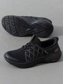 Skechers 女士休闲户外步行鞋，舒适轻便旅行运动鞋，低帮简约休闲运动鞋，款式编号：117507-BBK - 黑色 - 查看 4