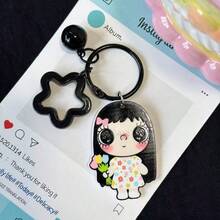 سلسلة مفاتيح أكريليك بتصميم فتاة كرتونية Little Yuyu مع إبزيم نجمة وجرس معلق، تعليقة حقيبة ظهر لطيفة، هدية إبداعية لأفضل الأصدقاء - متعدد الألوان - مشاهدة 5