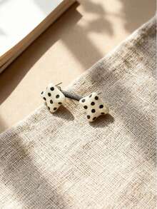 1 Pair Polka Dot Glazed Square Geometric Earrings, Niche Design Fashion Minimalist - White - View 4