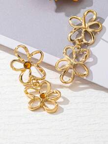 1 Pair Vintage Niche Design Sweet Elegant Versatile Hollow Flower Pendant Earrings - Gold - View 4