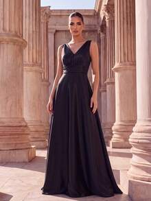 EVERPRETTY Casual Deep V-Neck Black Dress - Black - View 2