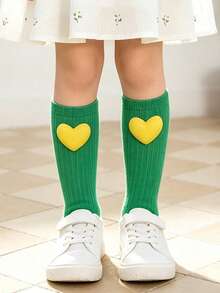 1 Pair Green Contrast Color Mid-Calf Socks For Baby Girls, Sweet 3D Heart Decor Long Socks, Suitable For Girls' Outdoor Activities And Daily Wear - Green - View 1