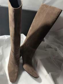 優雅尖頭粗跟磨砂皮革側拉鍊V領修身百搭女款高筒靴 - 卡其色 - 查看 2
