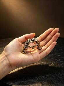 Gothic Skeleton Hand Heart Shape Desktop Ornament, Vintage Gold Art Sculpture, Home Office Desk Decor, Romantic Halloween Decoration Gift - 1PC Skeleton Heart Gesture - View 7