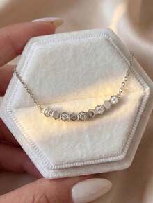 1pc Honeycomb Rhinestone Necklace, Elegant & Exquisite Women's Necklace, Suitable For Party, Date And Daily Wear, Fine Jewelry, Birthday, Mother's Day, Christmas Gift - Honeycomb Diamond Necklace - View 3