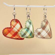 New Fabric Heart-Shaped Keychain Embroidered With Cotton Heart Pendant, Fashionable And Versatile Bag Hanging Accessories, Keychain Wholesale - Multicolor - View 4