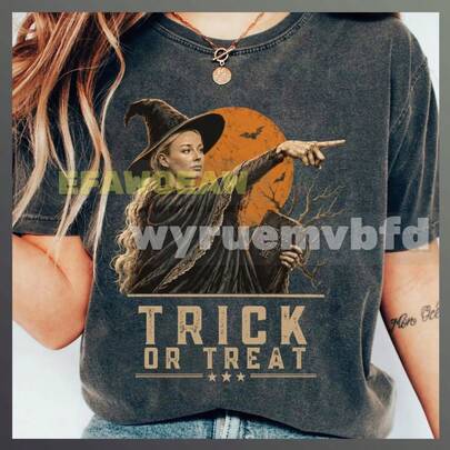 Vintage Sophie Cunningham Pointing Shirt, Spooky Season Gift, Women Basketball Style Shirt, Gift For Halloween, Basketball Fan Tee