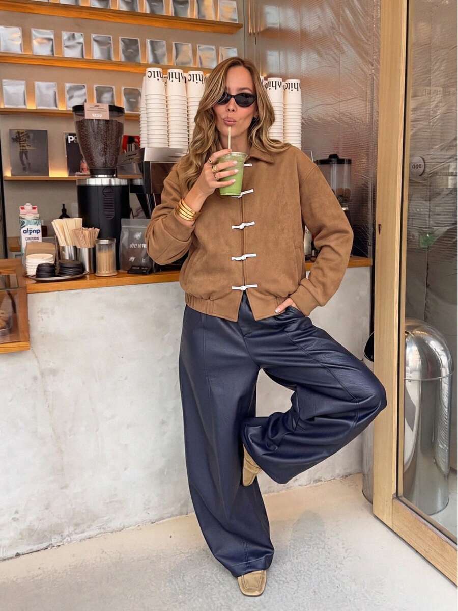 女款棕色長袖翻領中式盤扣夾克，拿破崙夾克，標準版型飛行夾克，秋季服飾，適合派對、街頭與通勤