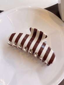 1/3pcs Brown Vertical Striped Print Metal Half-Moon Hair Clips, Hair Accessories, Gentle Elegant Romantic Atmosphere, High-End Versatile - Rust Brown - View 6