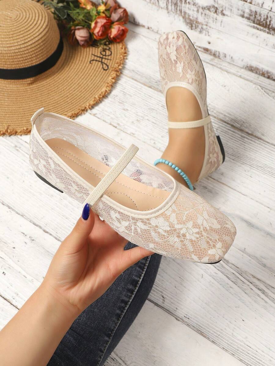 Women's Summer New Fashion Flat Shoes With Hollow Buckle Design, Comfortable To Wear, Perfect For Travel, Vacation And Mother's Day - White - View 1