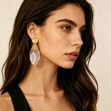 Hammered Round Gold Disc Amber Asymmetrical Water Drop Resin Earrings, Metal Wire Wrapped Bohemian Vacation Exaggerated Long Earrings - Multicolor - View 9