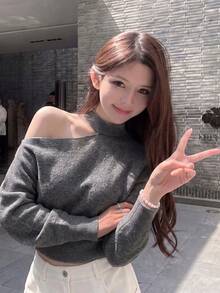 Minimalist Sexy Korean Style Cold Shoulder Long Sleeve T-Shirt Women Autumn/Winter Design Versatile Asymmetrical Base Layer Sweater Top - Grey - View 4