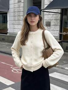 Áo cardigan len nữ cổ tròn cài nút trước, tay dài, màu kem trơn, dáng rộng, áo khoác len - Màu be - Xem 4