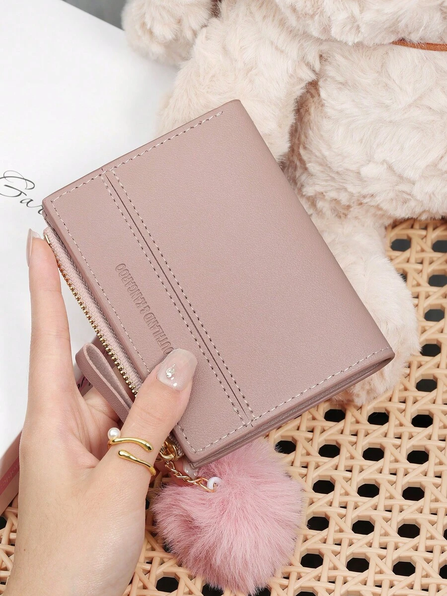 Dompet Pendek Wanita dengan Hiasan Pom Pom yang Halus, Dompet Kotak Resleting, Tempat Penyimpanan Kartu Kredit Pendek, Cocok untuk Dibawa Saat Bepergian - Lilac Purple - View 1