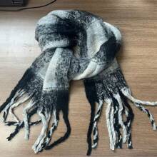 Women's Black And White Polyester Plaid Scarf For Autumn/Winter - Black and White - View 10