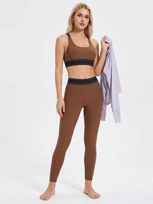 KyrLssu Damset med sport-bh och leggings med kontrasterande piping, 2-delad träningsoutfit för gym, yoga och löpning - Brun - Visa 3
