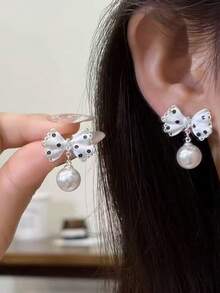 White Polka Dot Bow Pearl Drop Earrings, Niche Design Silver-Plated Women's Earrings, Daily Accessory - Bow Knot Pearl Earrings - View 4