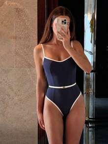 HOTTIE HABIT 女款海軍藍純色一件式泳衣，細肩帶高衩對比飾邊收腹款，適合夏季海灘泳池度假 - 彩色 - 查看 1