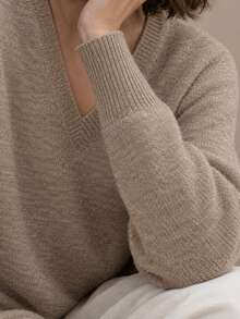 Women's Elegant Vintage Fashion Wool Long Sleeve Sweater, Loose Fit, 15% Wool Content, Lightweight Luxury Minimalist Commute V-Neck Solid Color Long Sleeve Top, Quiet Luxury Style, Suitable For Home, Daily Wear And Outdoor Commute, Perfect For Women's Office, Campus And Teacher Outfits - Khaki - View 8