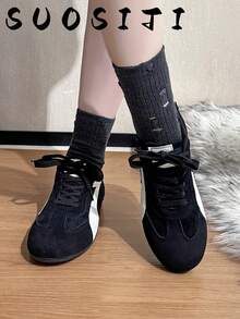Women's Comfortable Lightweight Black Flat Non-Slip Outdoor Sports Casual Student Running Sneakers - Black - View 4
