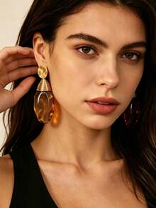 Hammered Round Gold Disc Amber Asymmetrical Water Drop Resin Earrings, Metal Wire Wrapped Bohemian Vacation Exaggerated Long Earrings - Multicolor - View 1