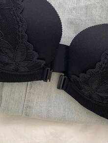 Bra Tanpa Kawat Seksi Tanpa Punggung Penutup Depan Push-Up Pengangkat Dada Wanita Warna Hitam [Untuk Dada Rata] - Hitam - View 5