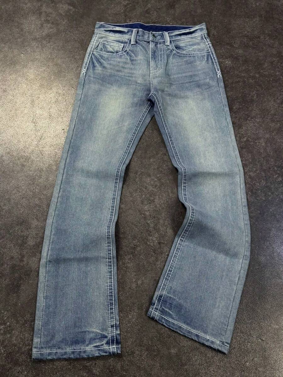 Jeans rectos de estilo Y2K vintage lavados para hombre, con costuras de contraste, estilo streetwear retro americano, bolsillos y efecto desgastado - Celeste - Ver 1