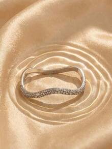 Gelang Kristal SWAROVSKI Wave Pave, Gelang Terbuka Melengkung Asimetris, Hadiah Ulang Tahun untuk Pacar - Perak - View 3