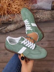 Women's Retro Training Shoes, Colorblock Suede-Like Casual Sneakers, Lightweight Soft Sole Lace-Up Flat Shoes, Breathable Versatile Daily Wear For Spring And Autumn - Green - View 1