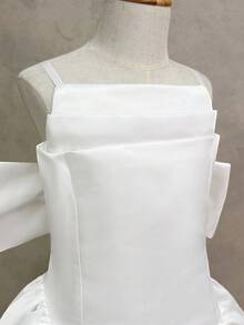 Đầm công chúa xòe cho bé gái tuổi tween, dáng oversized, đính nơ lớn, hở vai lạnh, phong cách thanh lịch, phù hợp làm phù dâu, tiệc sinh nhật, thi hoa hậu, lễ tốt nghiệp, lễ rước lễ lần đầu, lễ rửa tội và biểu diễn piano - trắng - Xem 9
