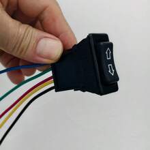 TRTY 2件組 5針通用汽車電動窗開關套件 上/下控制 升降瞬時搖桿開關 含線束 12V 20A 適用於露營車電動窗升降控制 - 車窗升降開關套件 - 查看 5