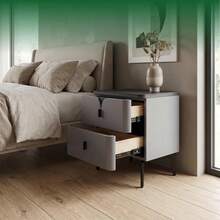 Mesa de Noche Blanca con Cubierta de Cerámica, Buró Moderno de 2 Cajones con Tiradores Negros Decorativos Curvos y Patas de Madera Negra, Diseño Minimalista Japonés para Recámara y Dormitorio, 50 * 50 * 40 cm - Gris - Ver 6