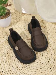 1 Pair Black Girls' Rhinestone Floral Decor PU Material Round Toe Low-Top Slip-On Thick Sole Retro Loafers, Suitable For School, Birthday Party Outfits, 2026 New Style - Brown - View 3