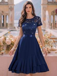 MIUSOL Vestido de fiesta de línea A con cuello redondo, encaje floral con lentejuelas, gasa y dobladillo asimétrico con volantes - Azul Marino - Ver 2