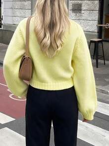 Áo cardigan croptop nữ cổ chữ V dệt vặn thừng, đính ngọc trai, cài nút trước, tay dài phồng kiểu đèn lồng - Màu vàng - Xem 8