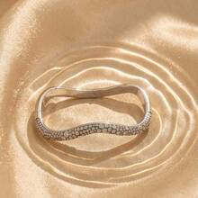 Gelang Kristal SWAROVSKI Wave Pave, Gelang Terbuka Melengkung Asimetris, Hadiah Ulang Tahun untuk Pacar - Perak - View 5