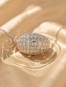 Swarovski 5697190 Sublima Dome 水滴吊墜項鍊 女款，鍍銠銀色搭配密集鑲嵌白色水晶，3D 全方位設計，鎖骨鏈，奢華高端頸部飾品，適合通勤與派對，送給女友的禮物，週年紀念珠寶 - 銀色 - 查看 4