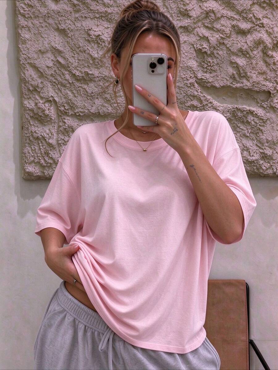 女款時尚寬鬆短袖T恤 | 精緻設計 | 夏季必備 | 易於搭配 | 展現你的風格