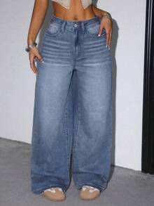 Women's Casual Loose Straight Leg Jeans With Pockets Fall - Light Wash - View 8