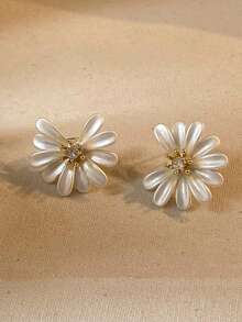 1 Pair Of Daisy Earrings, Fresh And Soft, Suitable For Outings, Picnics, Countryside Style Travel Photos, Girlfriends' Afternoon Tea And Other Scenes. - Yellow Gold - View 6